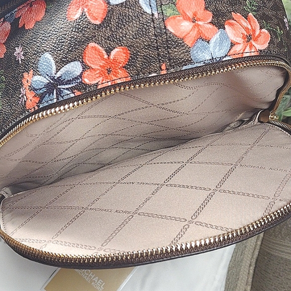 NWT Michael Kors Rhea Med Zip Signature Monogram Backpack - Picture 12 of 16